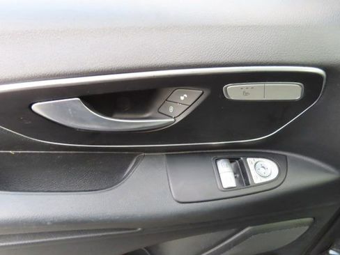 Used 2016 Mercedes-Benz Metris Passenger image 15