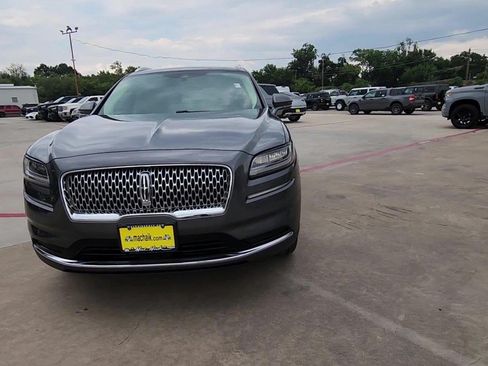 Used 2022 Lincoln Nautilus Reserve FWD image 3