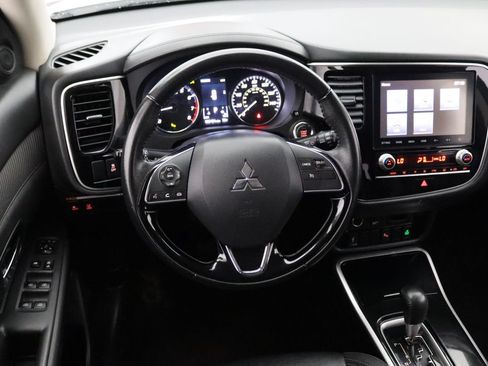 Used 2020 Mitsubishi Outlander SE AWD/4WD image 17