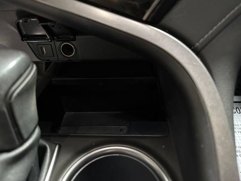 Used 2021 Toyota Camry SE FWD image 27