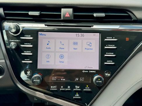 Used 2019 Toyota Camry XLE FWD image 14
