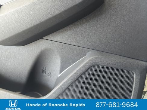 Used 2025 Nissan Altima 2.5 SV FWD image 27