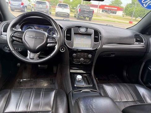 Used 2018 Chrysler 300 S w/ 300S Premium Group AWD/4WD image 16