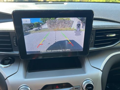 Used 2022 Ford Explorer XLT w/ Equipment Group 202A image 19