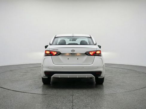 Used 2025 Nissan Versa SV image 7