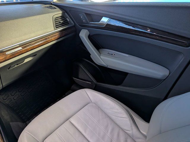 Used 2018 Audi Q5 2.0T Premium Plus w/ Premium Plus Package AWD/4WD image 16
