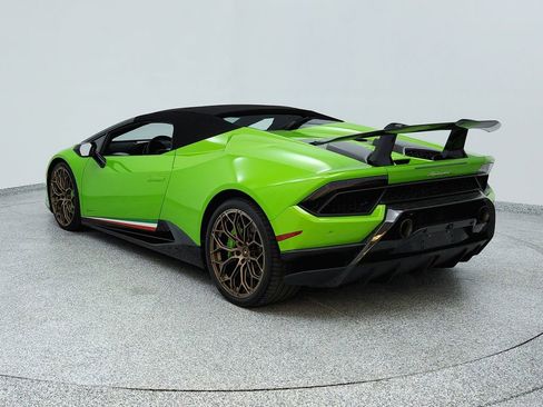 Used 2019 Lamborghini Huracan Performante image 3