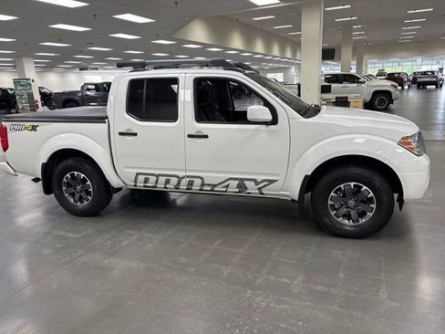 Used 2020 Nissan Frontier PRO-4X w/ Pro-4x Utility Package AWD/4WD image 9