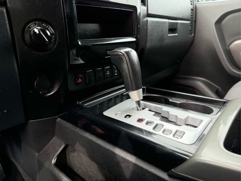 Used 2015 Nissan Titan SV w/ SV Value Truck Package AWD/4WD image 31