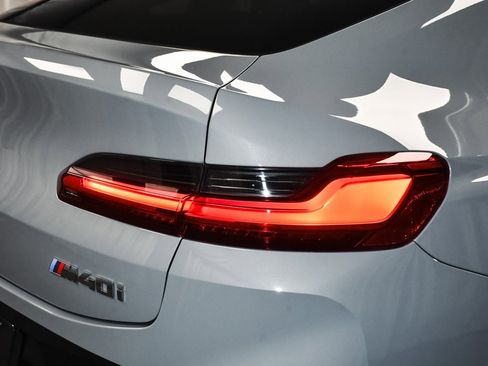 Used 2024 BMW X4 M40i w/ Premium Package image 89