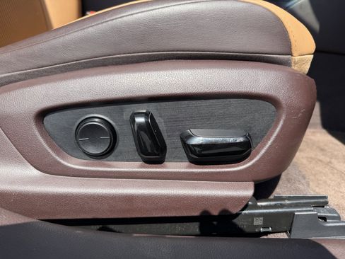 Used 2019 Lexus ES 350 w/ Premium Package FWD image 14