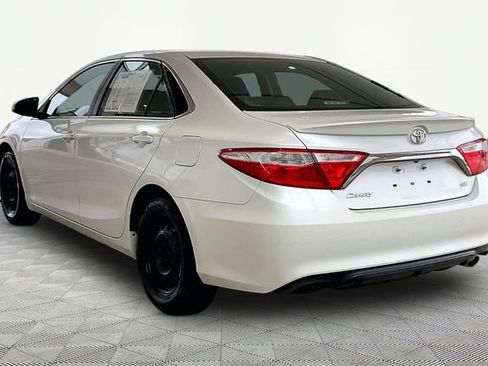 Used 2016 Toyota Camry SE FWD image 4