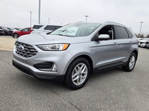 Used 2022 Ford Edge SEL w/ Convenience Package image 3
