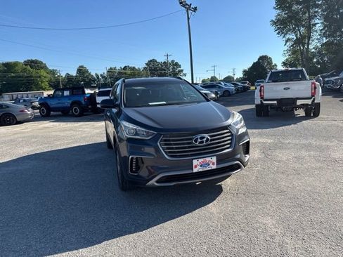 Used 2017 Hyundai Santa Fe SE FWD image 8