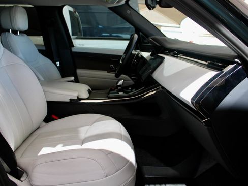 Used 2024 Land Rover Range Rover Sport SE image 19