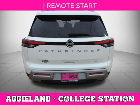 Used 2023 Nissan Pathfinder SL FWD image 5