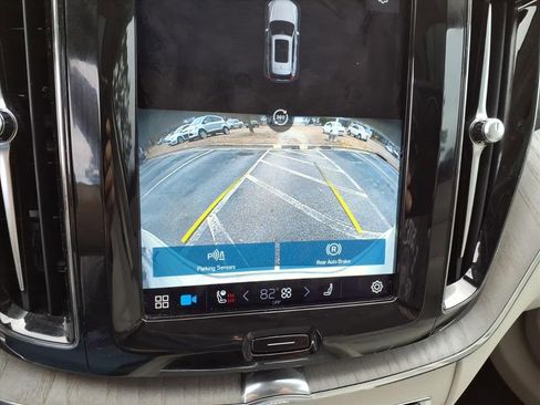 Certified 2023 Volvo XC60 B5 Plus image 20