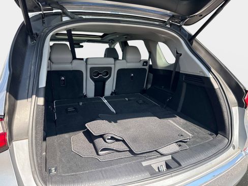 Used 2023 Acura MDX FWD w/ Technology Package image 11