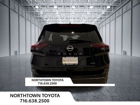 Used 2025 Nissan Rogue SV AWD/4WD image 31