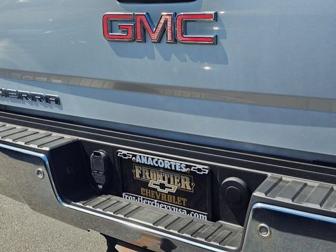 Used 2016 GMC Sierra 2500 SLE w/ SLE Preferred Package AWD/4WD image 14