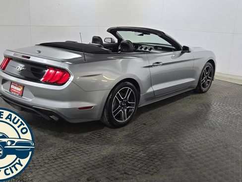 Used 2022 Ford Mustang Premium RWD image 7