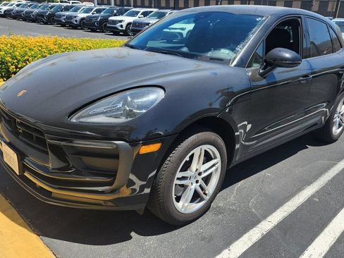 Used 2024 Porsche Macan AWD/4WD image 18