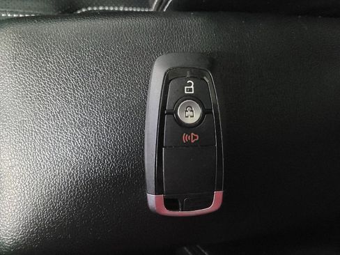 Used 2020 Ford EcoSport Titanium image 32