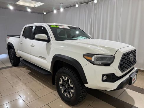 Certified 2023 Toyota Tacoma TRD Off-Road AWD/4WD image 7