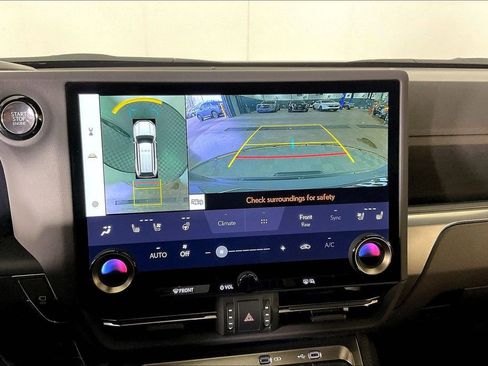 Used 2024 Lexus GX 550 image 31