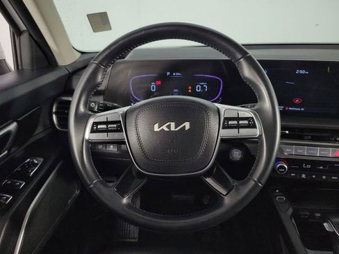 Used 2025 Kia Telluride S FWD image 24