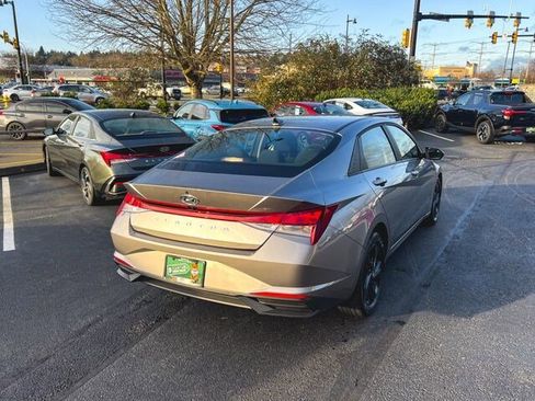 Certified 2023 Hyundai Elantra SEL image 7