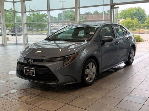 Used 2026 Toyota Corolla LE FWD image 6