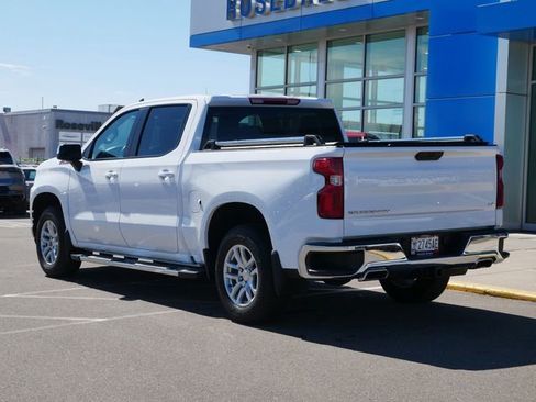 Used 2021 Chevrolet Silverado 1500 LT image 3