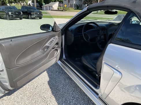 Used 2003 Ford Mustang GT RWD image 9
