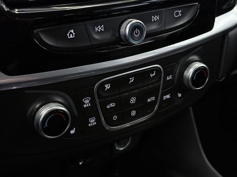 Used 2019 Chevrolet Traverse LT image 53