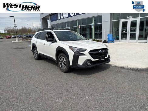 Used 2025 Subaru Outback Premium image 1