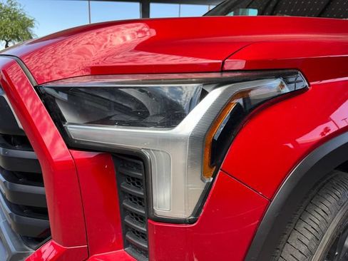 Used 2022 Toyota Tundra SR5 AWD/4WD image 13