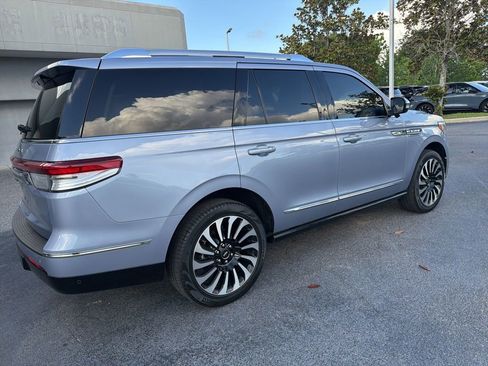 Used 2022 Lincoln Navigator Black Label AWD/4WD image 2