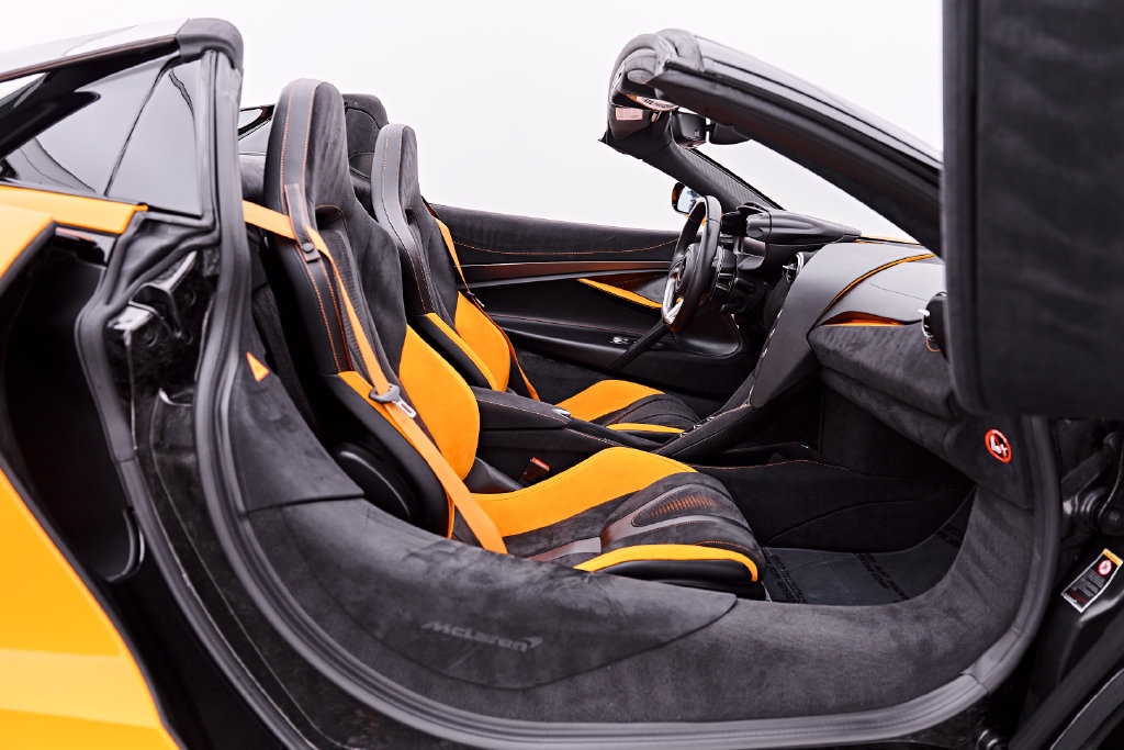 Used 2025 McLaren 750S Spider RWD image 47
