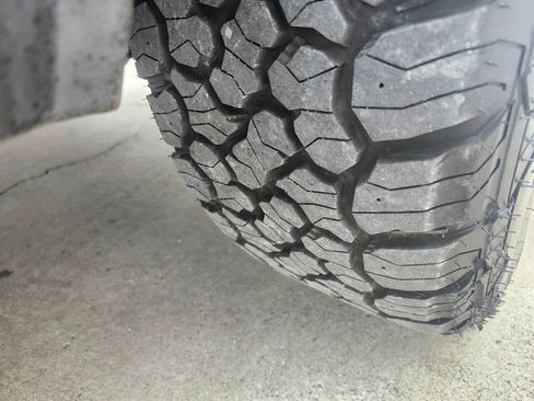 Used 2015 Chevrolet Suburban LT image 37