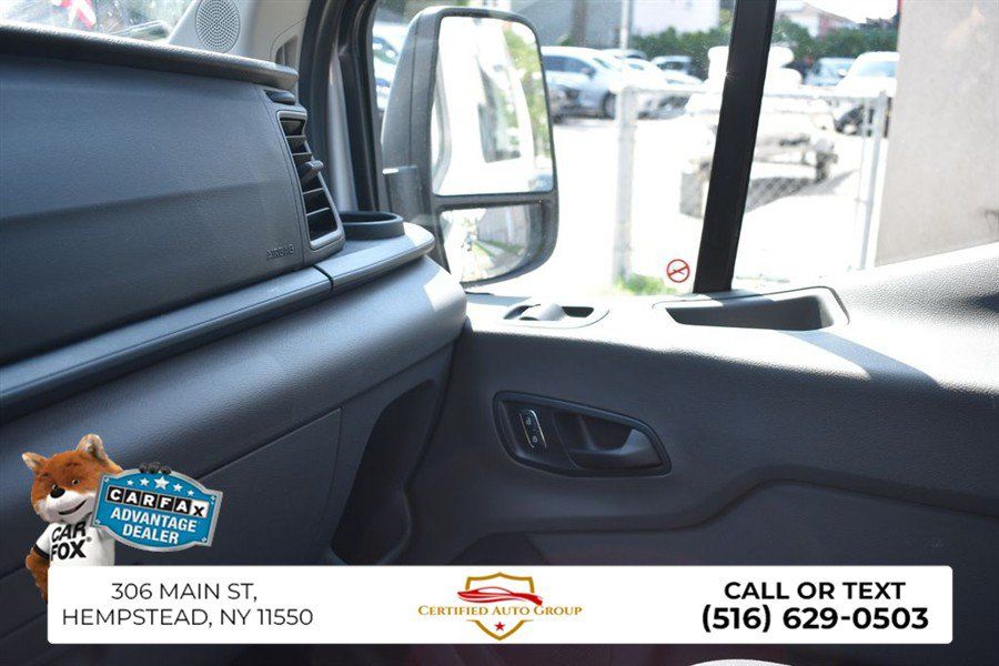 Used 2025 Ford Transit 250 Low Roof RWD image 18