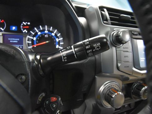 Used 2018 Toyota 4Runner 4WD image 14