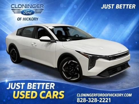 Used 2025 Kia K4 EX FWD image 1