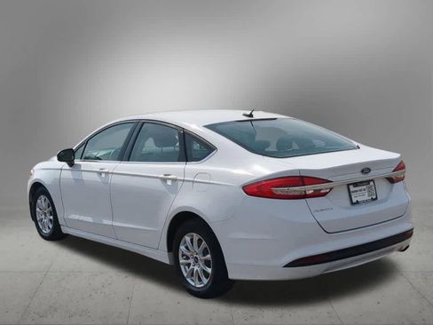 Used 2018 Ford Fusion S FWD image 4