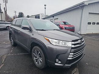 Used 2019 Toyota Highlander XLE video 2