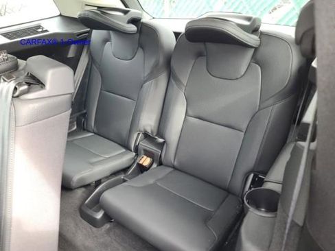 Certified 2024 Volvo XC90 T8 Plus w/ Protection Package Premier image 23