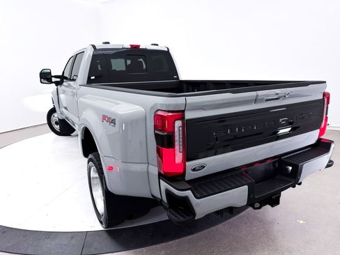 Used 2025 Ford F450 Platinum w/ FX4 Off-Road Package AWD/4WD image 25