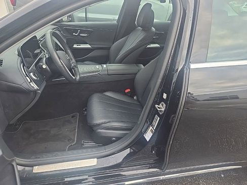 Used 2024 Mercedes-Benz E 350 4MATIC Sedan image 9