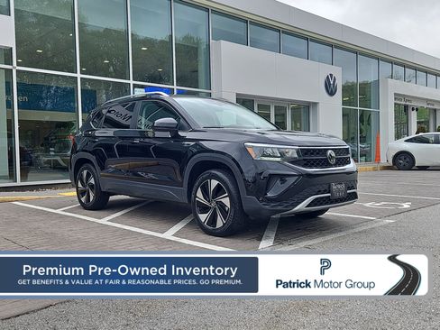 Certified 2024 Volkswagen Taos SE AWD/4WD image 1