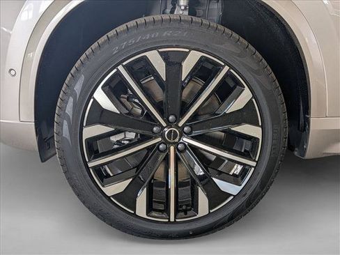 New 2026 Volvo XC90 T8 Plus w/ Protection Package Premier AWD/4WD image 10